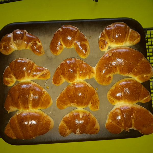 Butterhörnchen Teig gebacken Zauberstein Pampered Chef® Butterhörnchen Teig gebacken Zauberstein Pampered Chef®